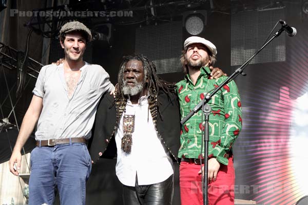 WINSTON MCANUFF - FIXI - 2013-07-21 - PARIS - Parvis de l'Hotel de Ville - 